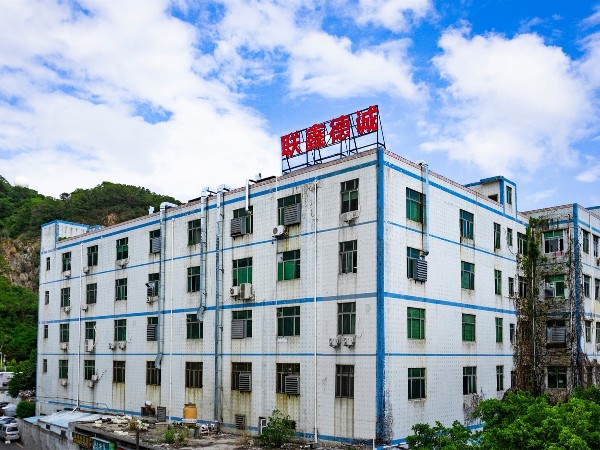 磁吸數(shù)據(jù)線(xiàn)廠家，聯(lián)鑫德誠(chéng)數(shù)據(jù)線(xiàn)定制OEM工廠